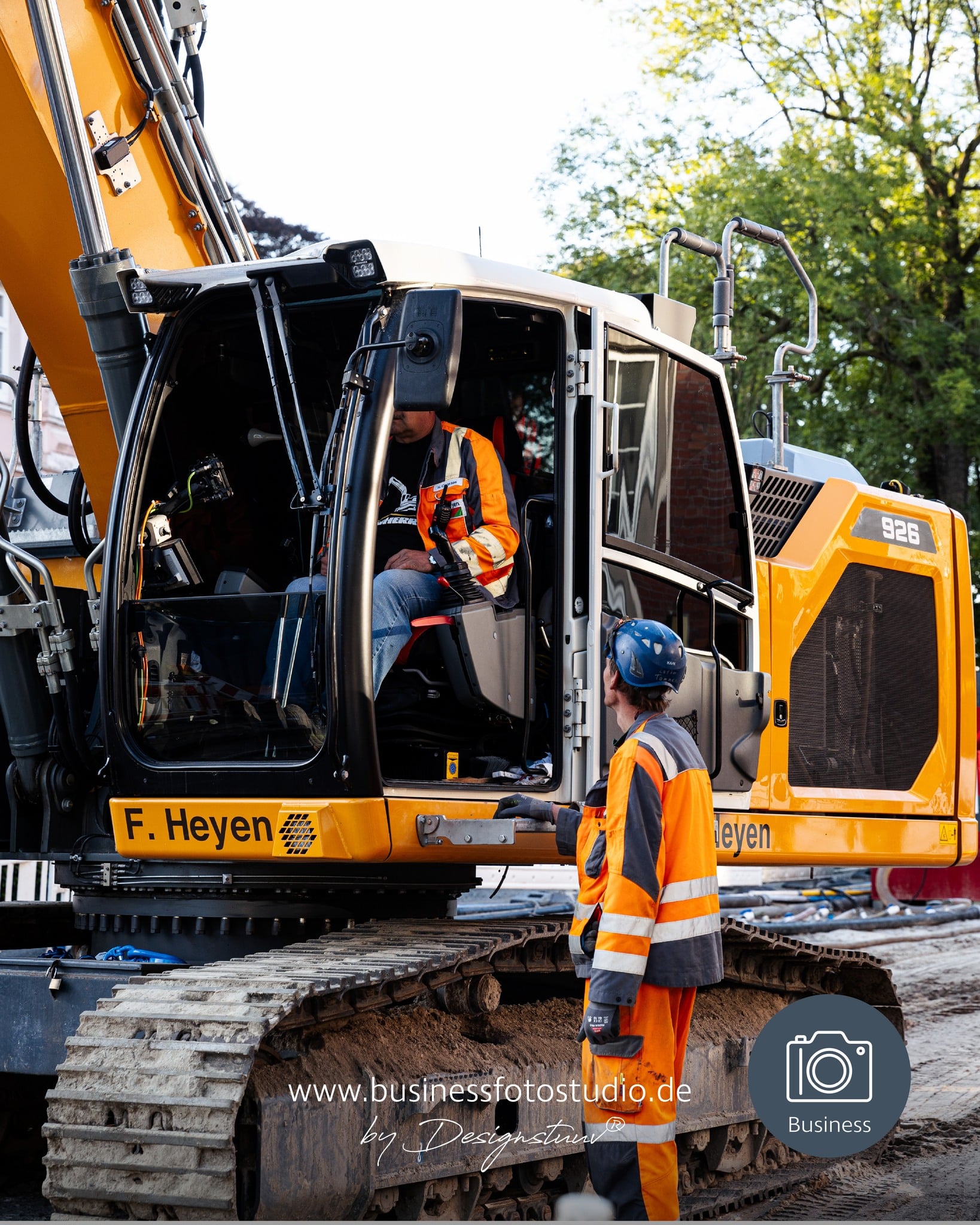 business_fotostudio_1764086426_3773752920417016611_29867177702