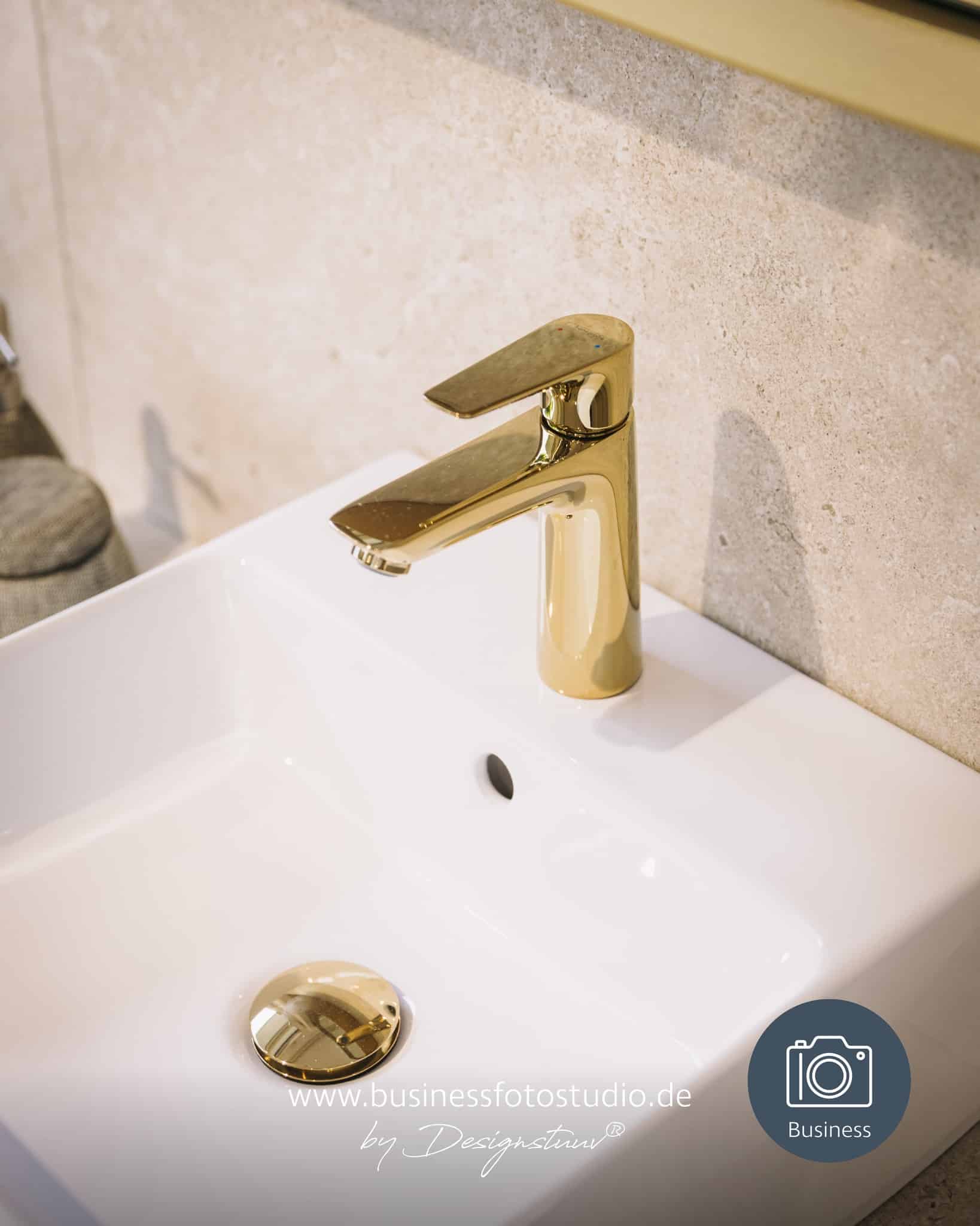 business_fotostudio_1765468826_3785349327821326520_29867177702