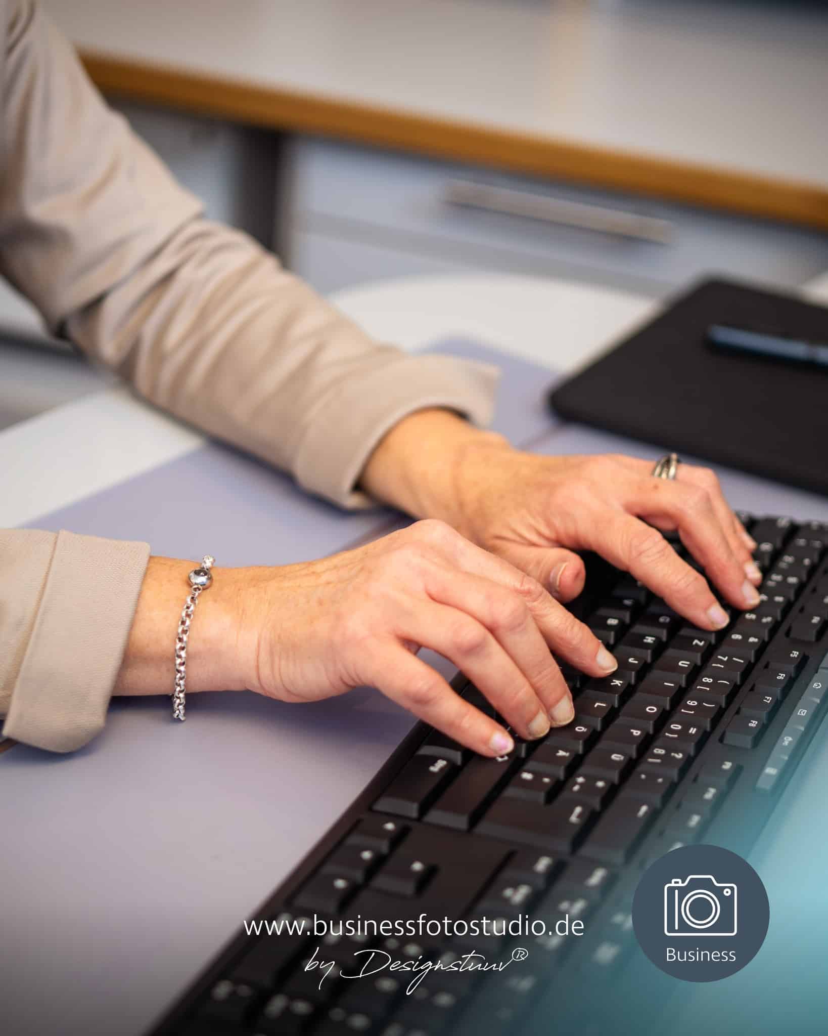 business_fotostudio_1765904421_3789003361341277058_29867177702